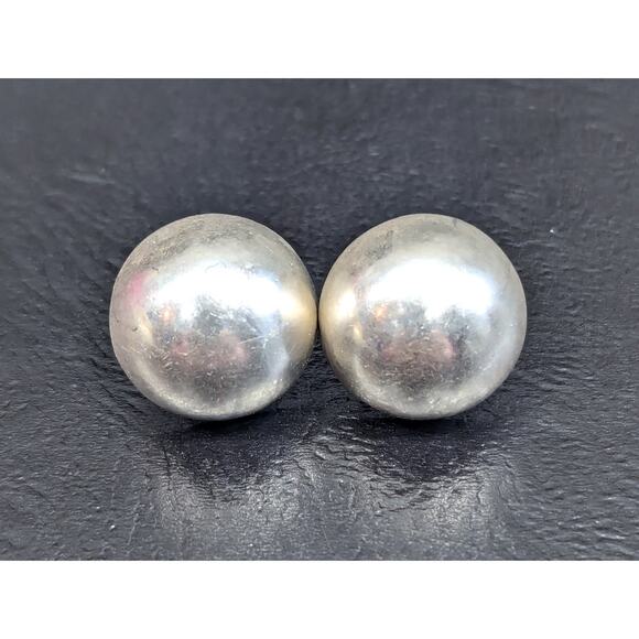 Vintage SU Earrings, 925 Sterling Silver, Butterfly Back, Puffy Round, Thailand - Picture 2 of 4
